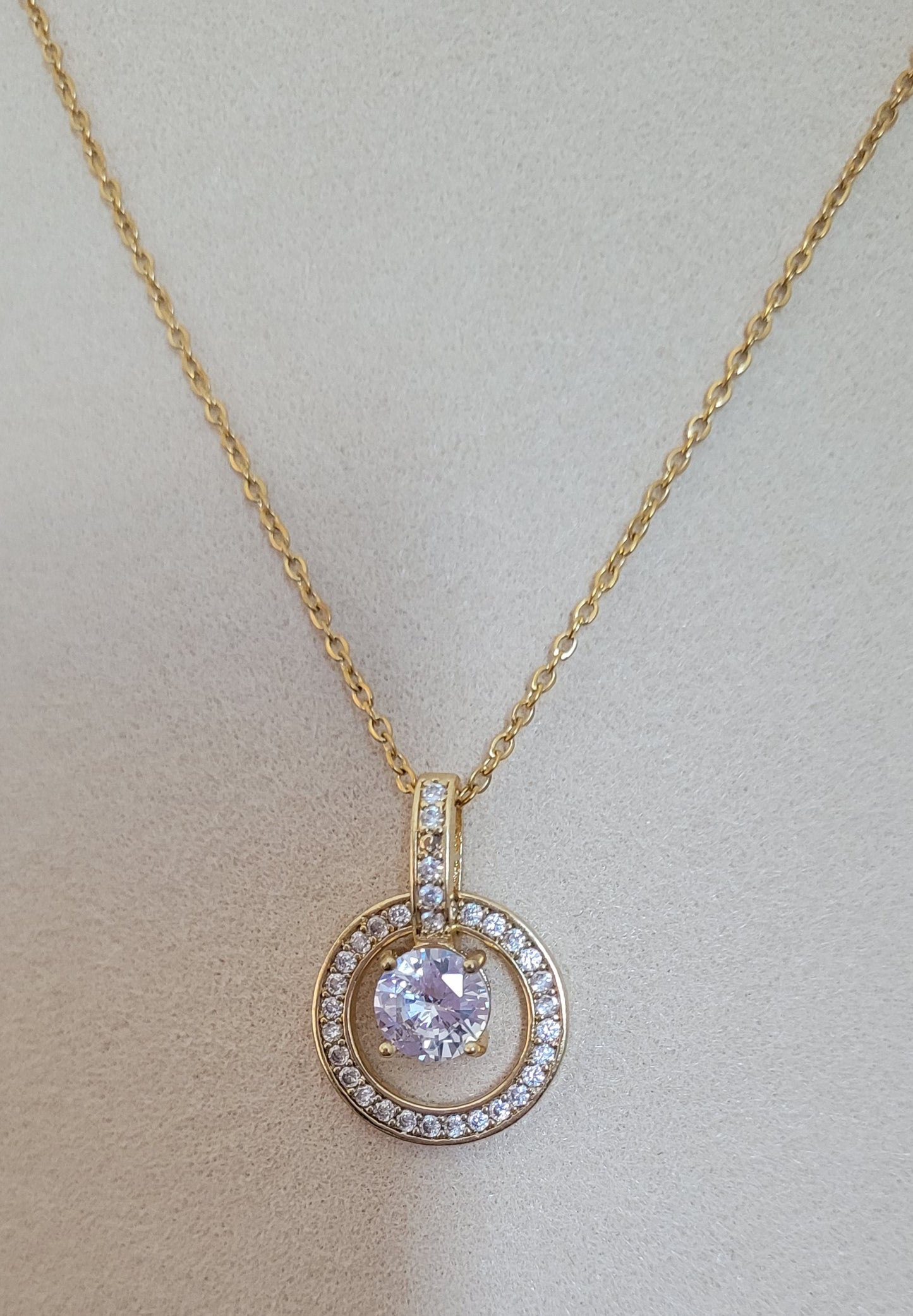 Collier CORA